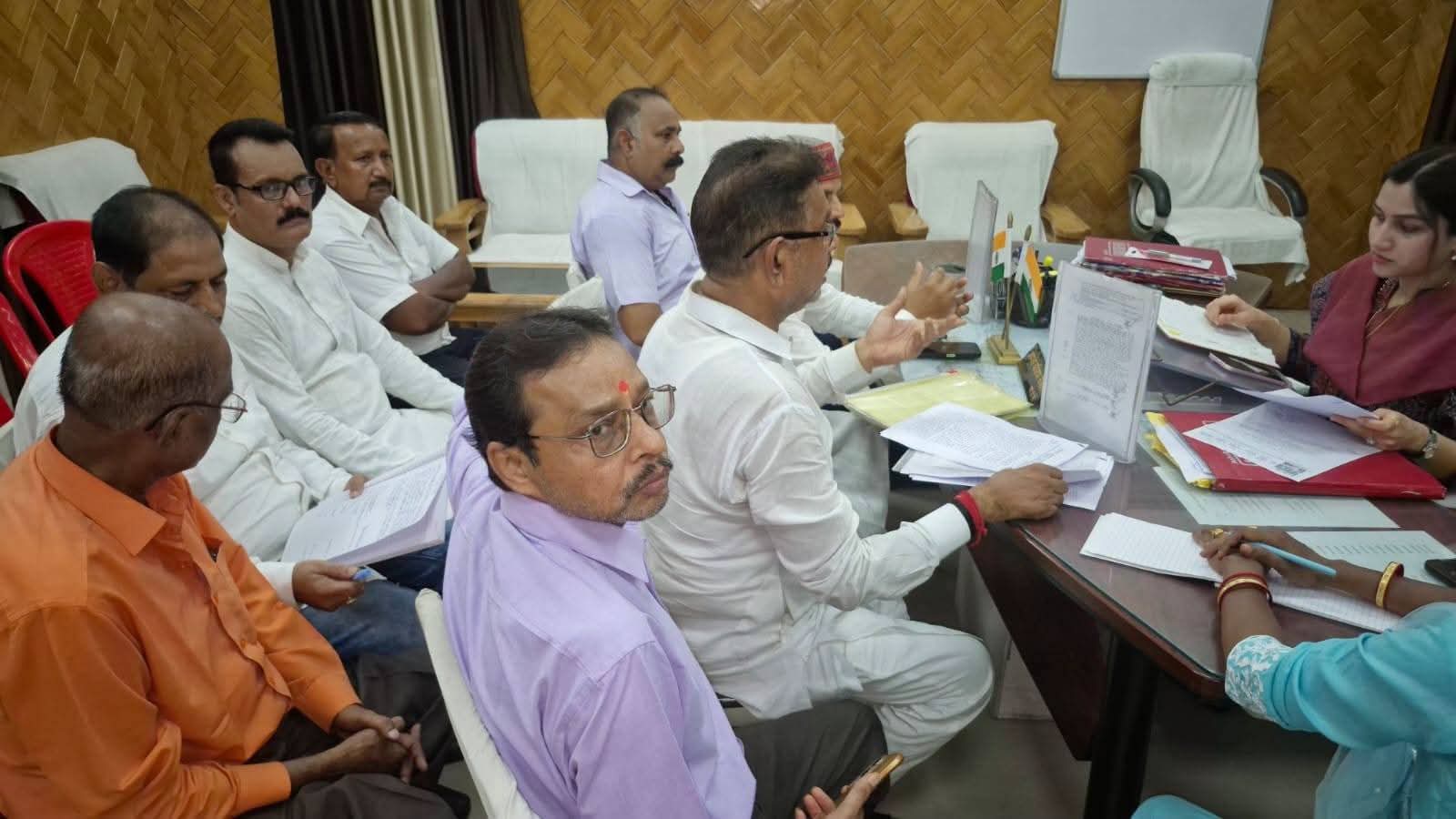मंदिर न्यास समिति की बैठक SDO के साथ