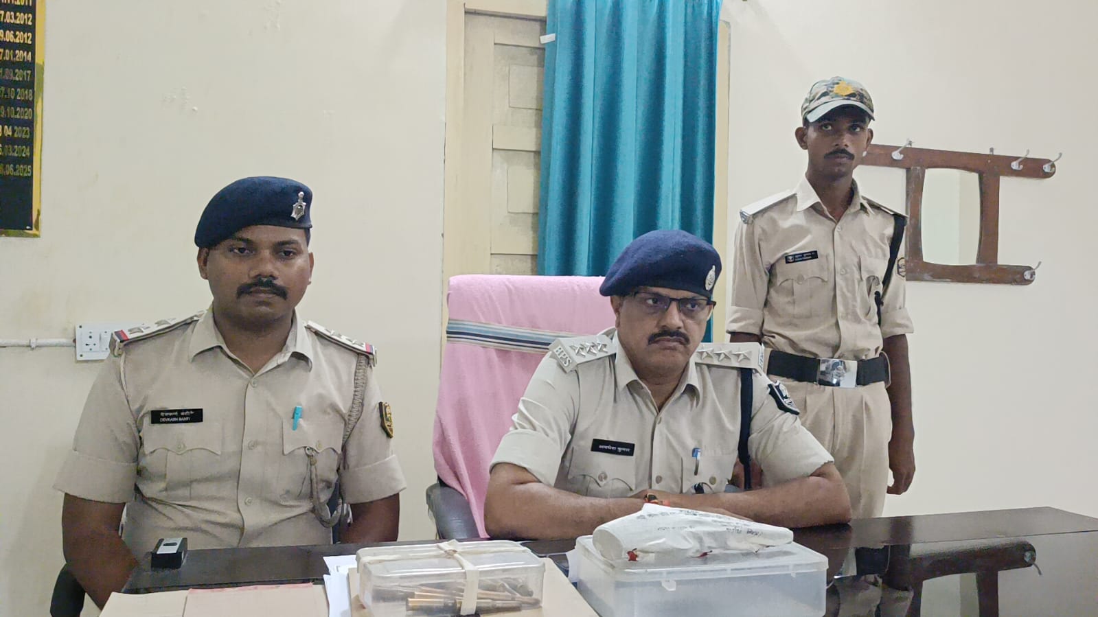 छत से फायरिंग की सूचना पर नदी थाना पुलिस की कार्रवाई