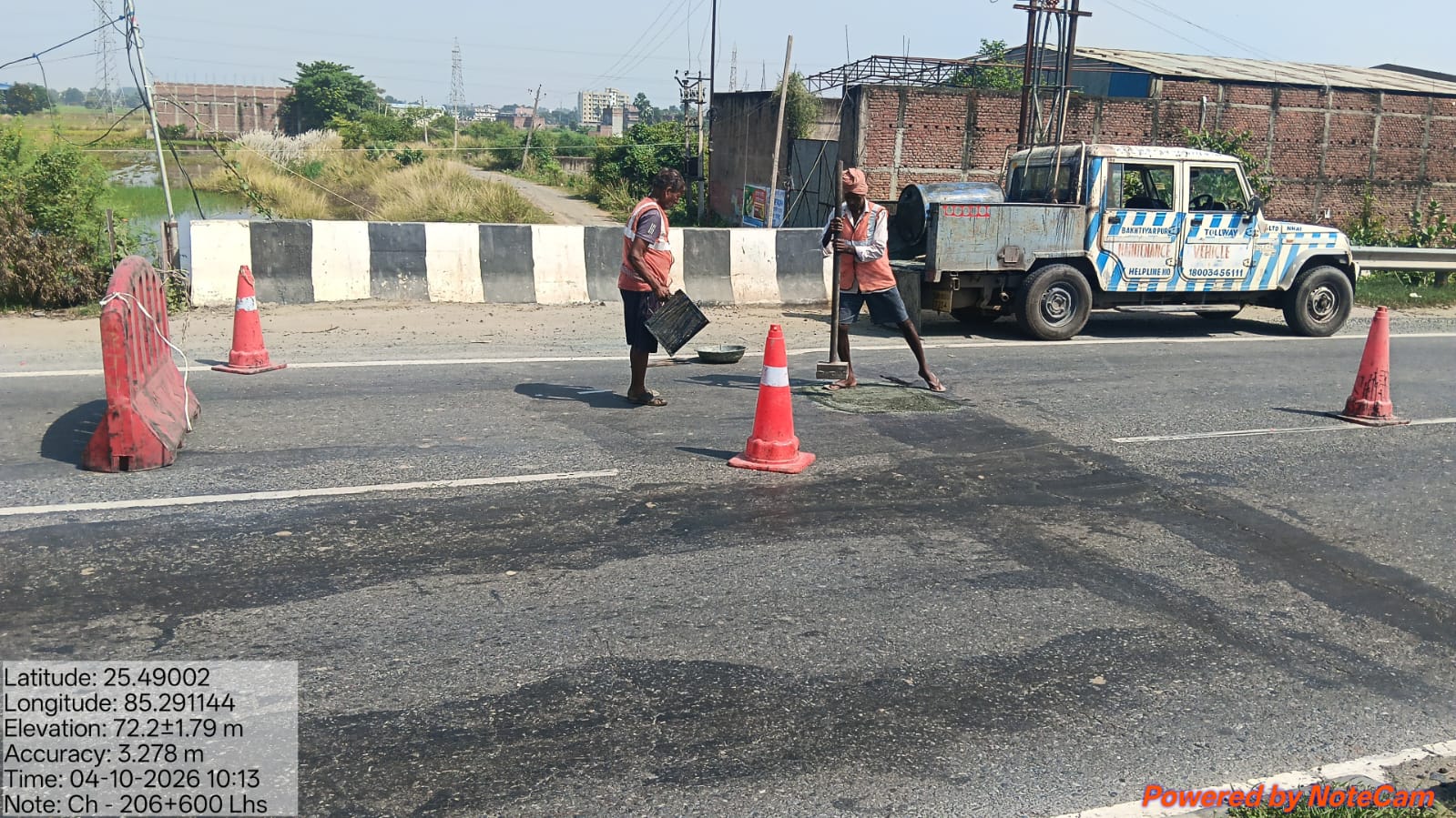बाढ़ एवं अत्यधिक वर्षा से क्षतिग्रस्त सड़कों की मरम्मती मिशन मोड में जारी