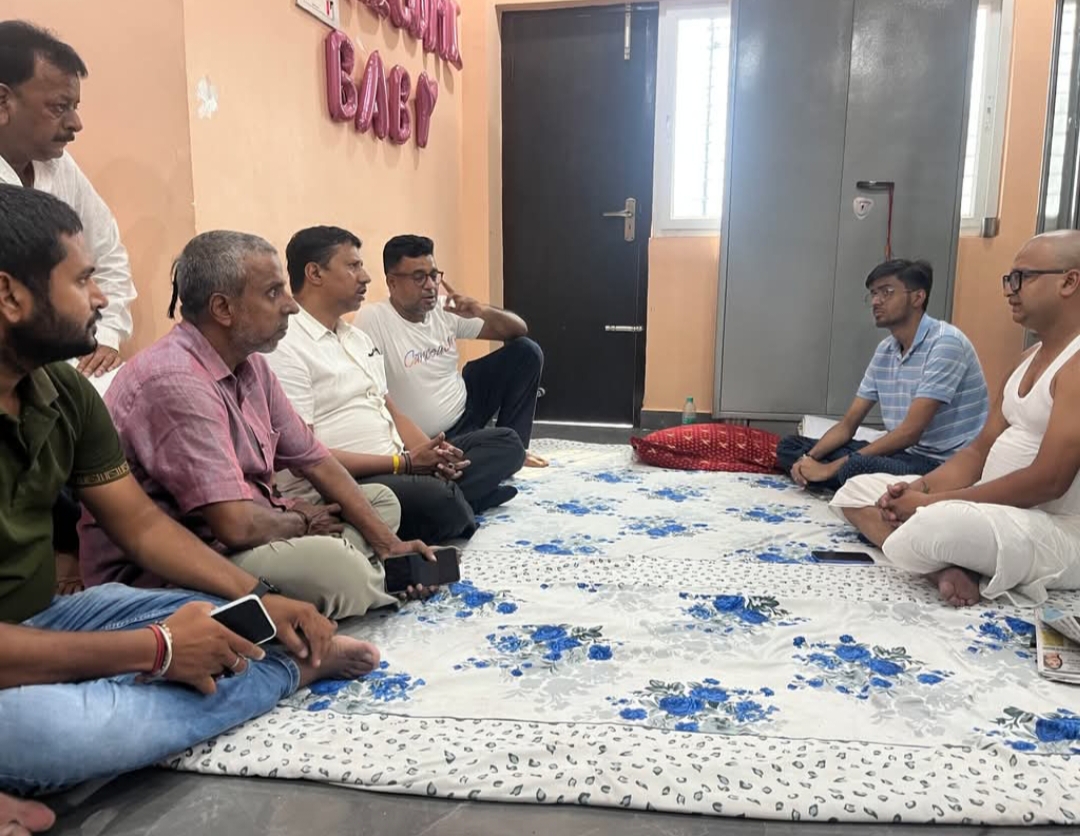 विधायक रत्नेश कुशवाहा ने सिंघानिया परिवार से की मुलाक़ात
