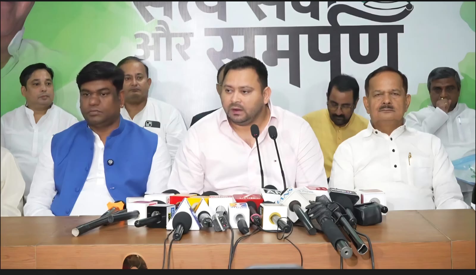 जब लोकतंत्र ही नहीं बचेगा तो चुनाव का क्या मतलब : तेजस्वी प्रसाद यादव